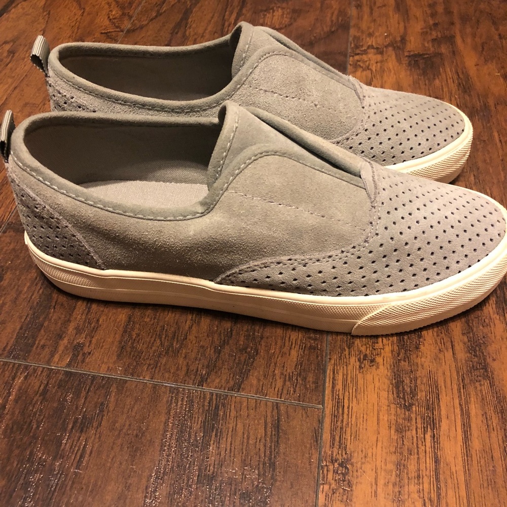 American Eagle Outfitters Sneakers